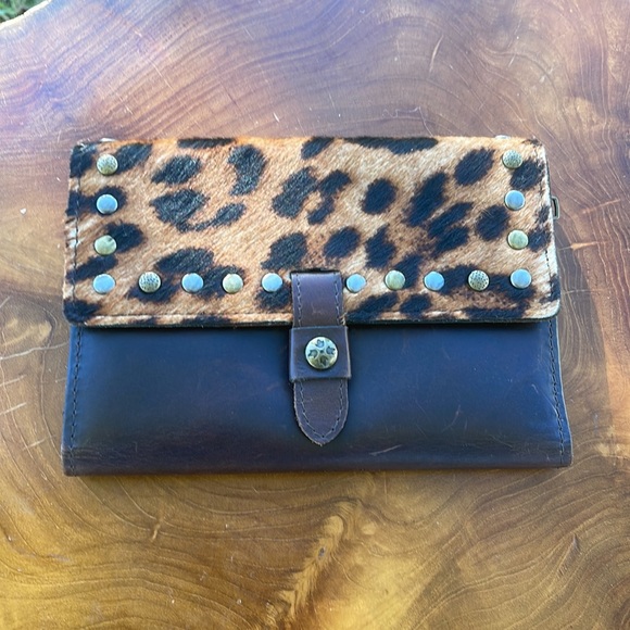 Patricia Nash leopard wallet with studs - Picture 12 of 12